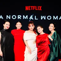 Para casts "A Normal Woman" dalam acara special screening dan press conference pada Rabu (23/07/2025) di XXI Plaza Senayan, Jakarta Pusat. (Foto/Dok: Netflix Indonesia)
