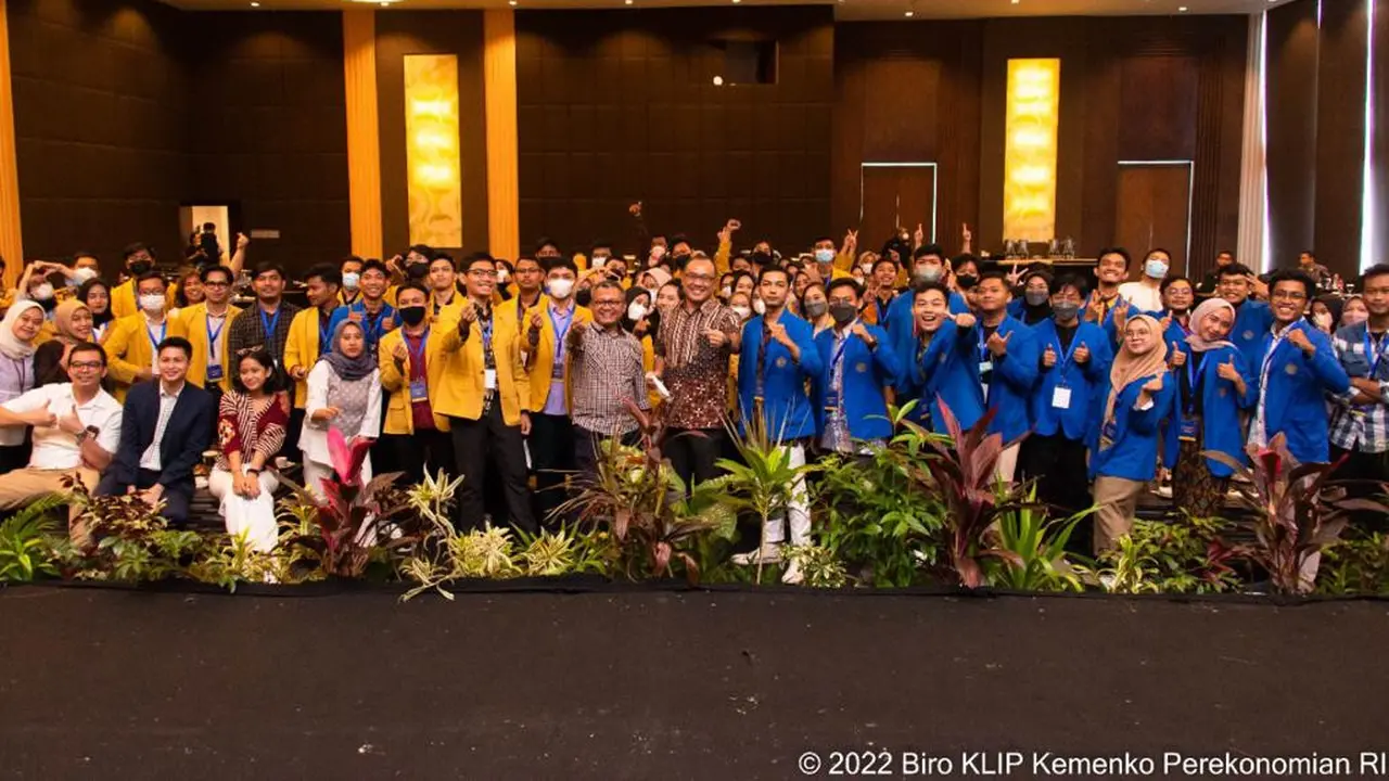 Civitas akademika dari Universitas Jenderal Soedirman dan Universitas Muhammadiyah Purwokerto.