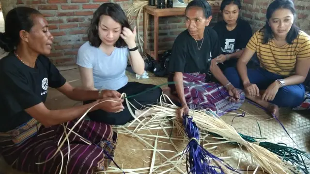 [Bintang] Belatih menganyam