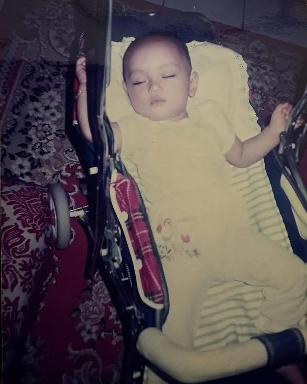 7 Potret Masa Kecil Erika Carlina, Cantik Dari Dulu
