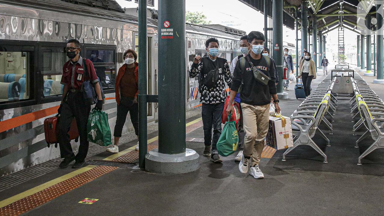 PT KAI Catat Peningkatan Penumpang Selama Angkutan Lebaran 2025, Targetkan 4,5 Juta Tempat Duduk