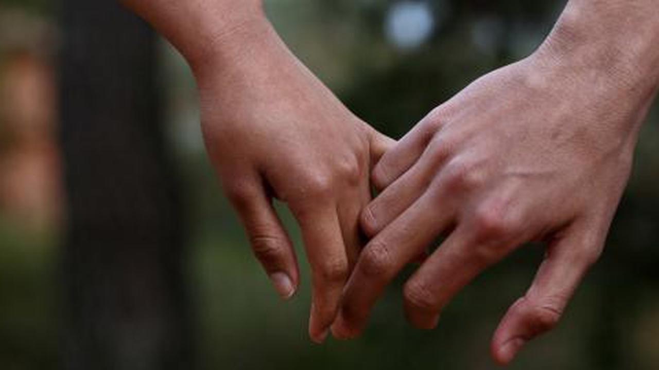 Sentuhan pria tingkatkan suhu tubuh wanita?