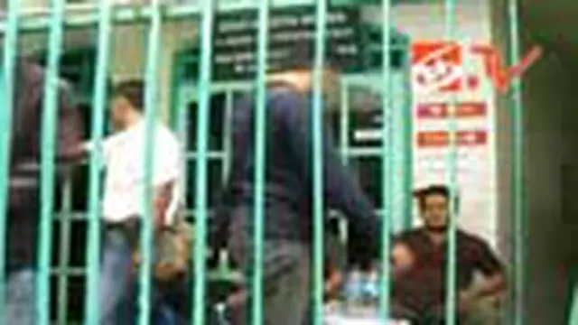 Kantor Ahmadiyah Surabaya Dijaga Polisi Berpakaian Preman