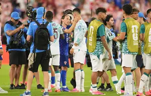 Pelukan Penuh Makna Cristiano Ronaldo dan Luka Modric