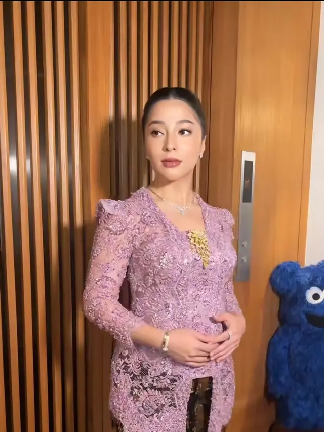 Nikita Willy Pakai Kebaya