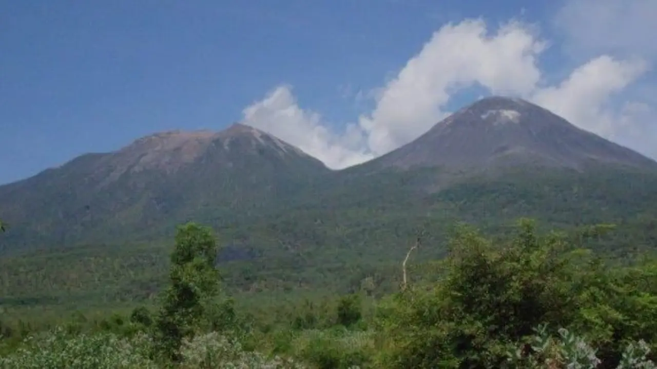 Gunung Lewotobi Perempuan
