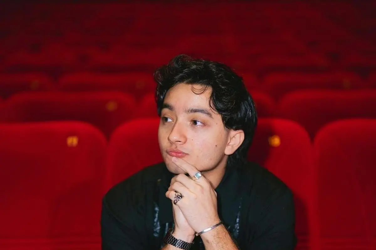 Pesona Bryan Domani, artis muda yang ganteng dan rajin ibadah