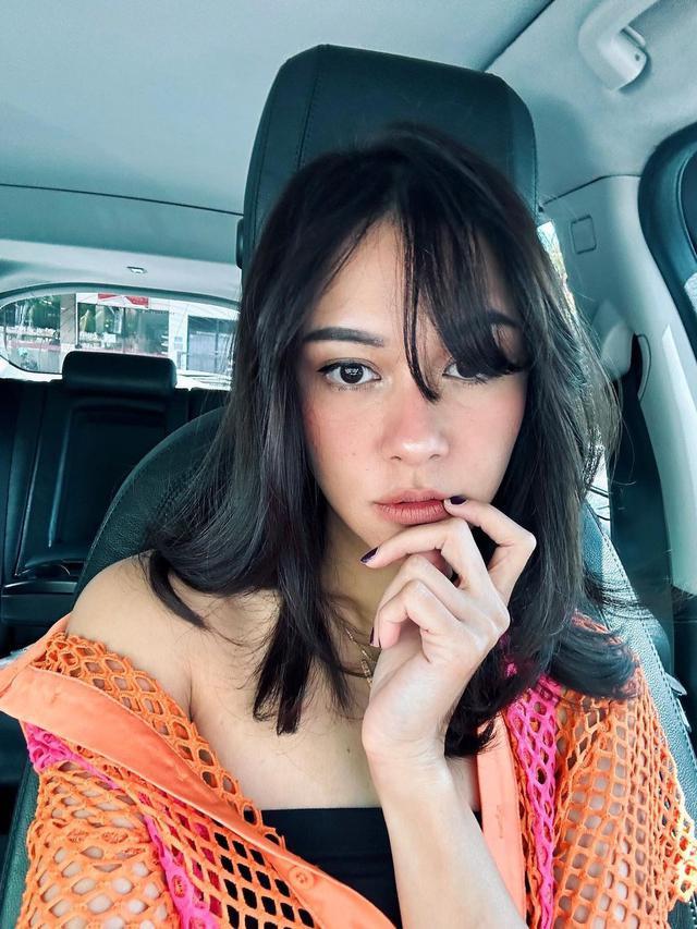 Aktris Usia 30-an Rambut Poni