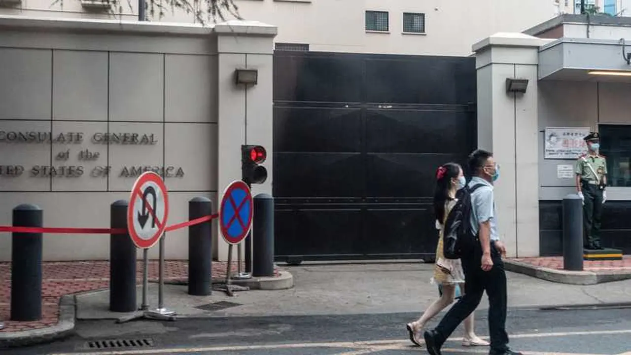 Kantor konsulat Amerika Serikat di China yang akan segera ditutup.