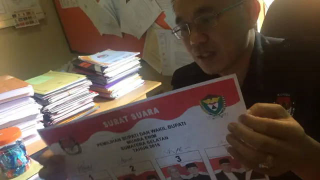 KPU Muara Enim Bagikan Ratusan Ribu APK ke Empat Paslon