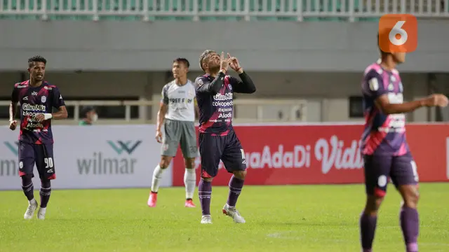 Foto: Adu Tajam Cristian Gonzales dan Beto Goncalves, Rans Cilegon FC Pecundangi Persis Solo 4-3 di Matchday Pertama Babak 8 Besar Liga 2