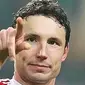 Gaya kapten Bayern Munich, Mark van Bommel di laga Bundesliga melawan VfL Wolfsburg, 6 Februari 2010. AFP PHOTO DDP / RONNY HARTMANN