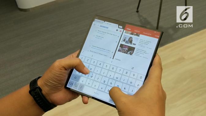 Layar multitasking pada smartphone layar lipat Huawei Mate X (Liputan6.com/ Agustin S W)