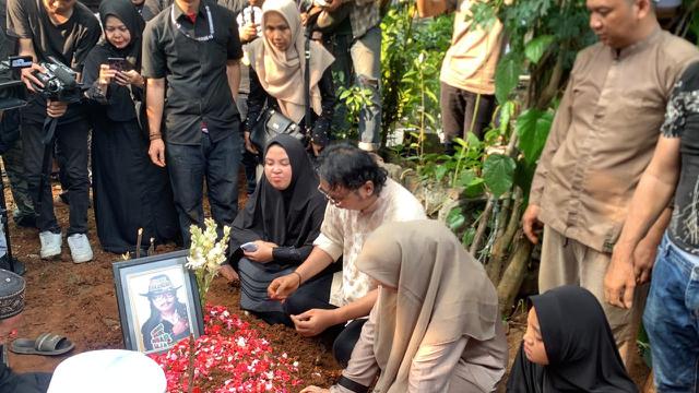 Pemakaman Jhonny Iskandar