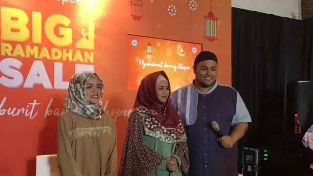 [Bintang] Tawarkan Hijab Mandjha, Ivan Gunawan Jual Baju Muslim dengan Harga Murah di E-Commerce Ini
