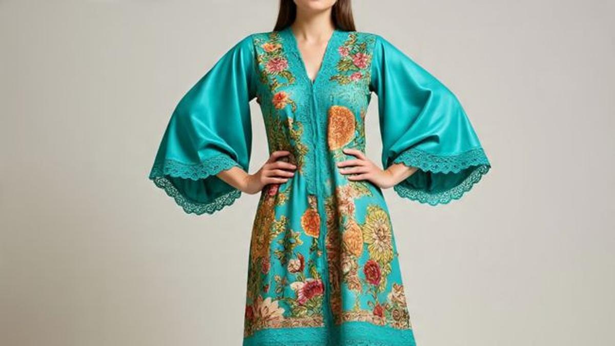7 Inspirasi Model Tunik Batik Brokat Lengan Balon, Elegan Dipakai untuk Berbagai Acara