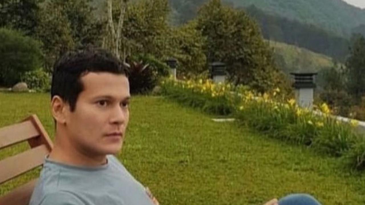 Sinetron Tuyul dan Mbak Yul, Jinny Oh Jinny, hingga Tersanjung melibatkan Adam di setiap musimnya. Tak heran jika sosok suami dari Amalia Fariz ini sangat populer di mata masyarakat Indonesia