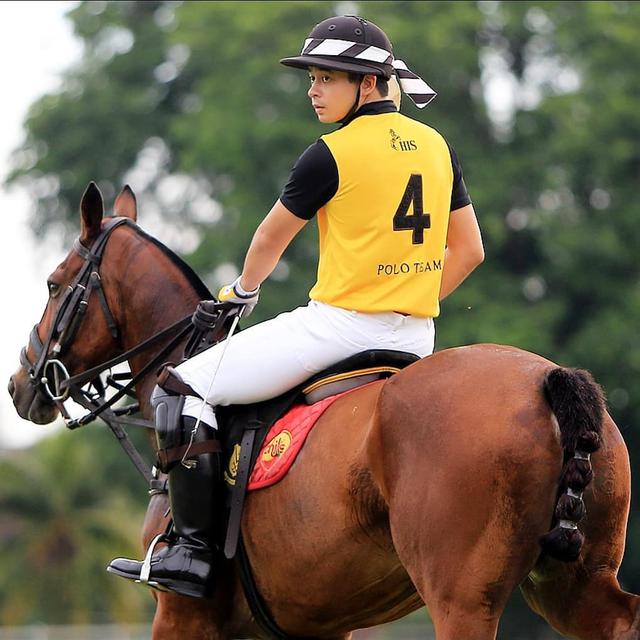 Potret Tengku Hassanal, Putra Mahkota Sultan Pahang Malaysia. (Sumber: Instagram/this.7)