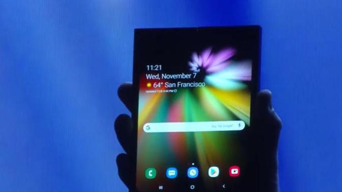 Smartphone layar lipat pertama Samsung. (Doc: Samsung)