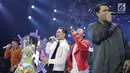 Penyanyi Cakra Khan, Anji, Via Vallen, Rizal Armada, Rizky Febian, dan Virgoun saat tampil bersama dalam Konser Energi Asian Games 2018 di Studio 6 Indosiar, Jakarta, Kamis (8/3). (Liputan6.com/Faizal Fanani)