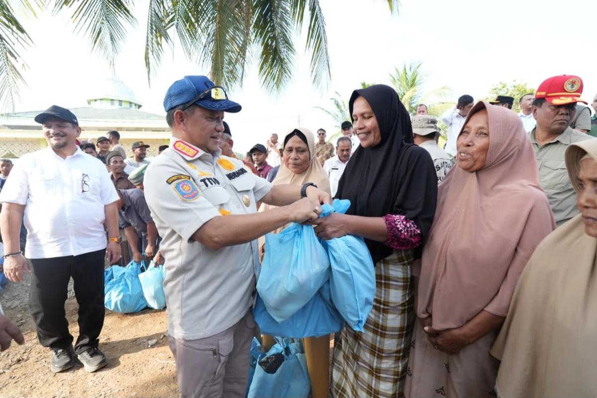 Kasatgas Tito Karnavian meninjau langsung kondisi pengungsi di Kabupaten Aceh Tamiang