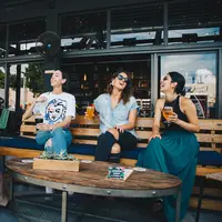 Persahabatan | pexels.com/@elevate