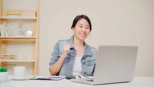 TOP 3: Ciri Orang yang Tidak Suka Menunda Pekerjaan hingga Bahasa Tubuh Orang yang Melirik Jam Ketika Mengobrol