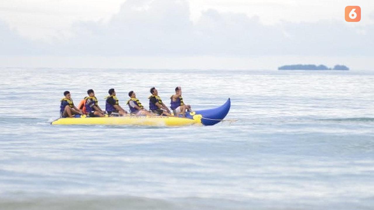 Wahana Banana Boat Pantai Minanga Gorontalo Utara (Arfandi Ibrahim/Liputan6.com)