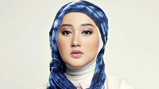 1. Dian Pelangi