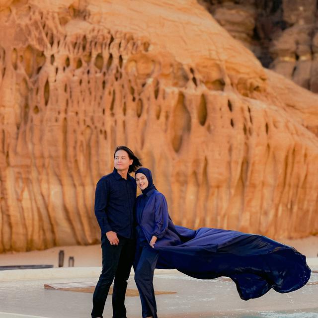 Potret 6 Pasangan Artis di Al Ula, Tetap Nikmati Momen Meski Sempat Dicibir