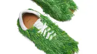 Loewe merilis sneakers rumput yang sempat viral di Paris Fashion Week Spring/Summer 2023. (loewe.com).