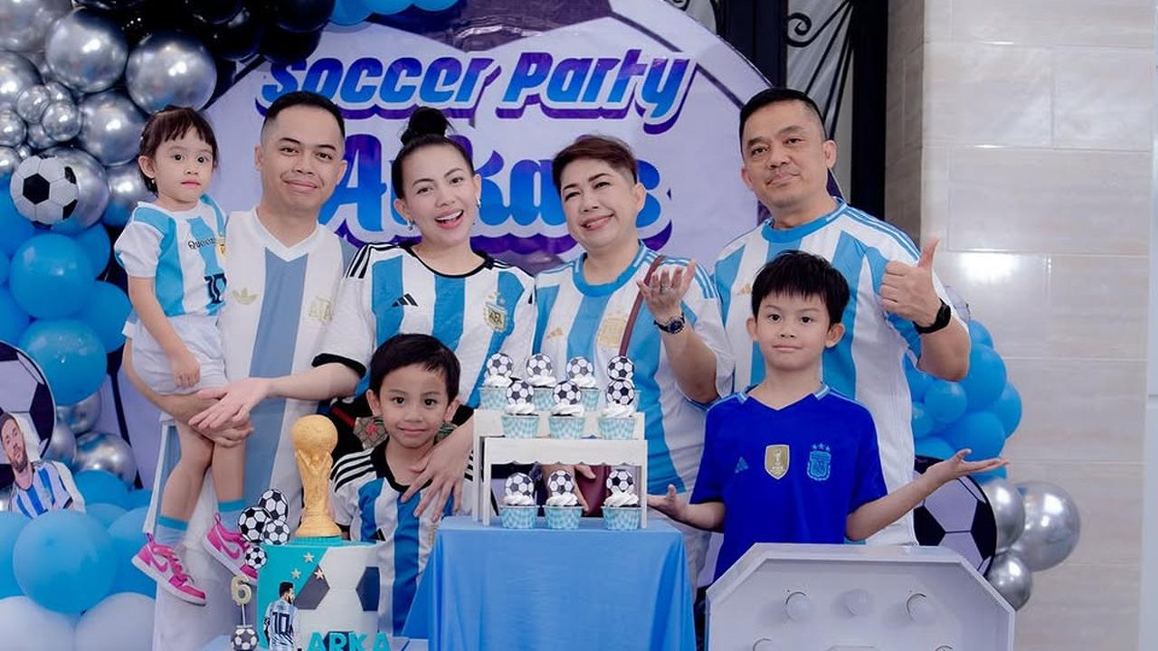 Usung Konsep Soccer Party, 5 Potret Kezia Karamoy Rayakan Ulang Tahun Anak, Sekeluarga Kompak Pakai Jersey Timnas Argentina