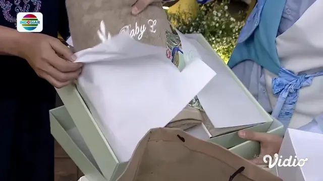 6 Potret Isi Souvenir Akikah Anak Lesty Kejora dan Rizky Billar, Dibagikan ke Anak Yatim