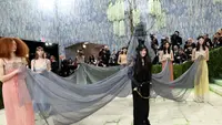 Met Gala 2027 Tanpa John Galliano, Ini Prediksi Tema Pengganti yang Disorot