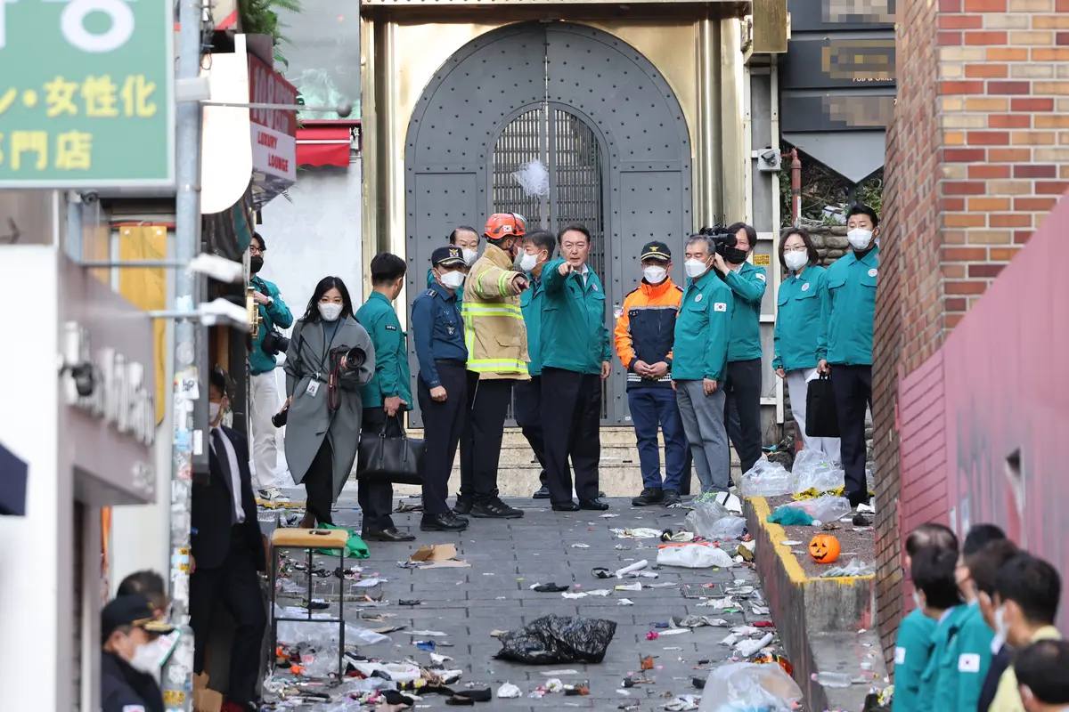 Presiden Korea Selatan Sambangi Lokasi Tragedi Halloween Itaewon