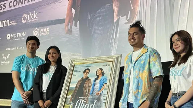 Kevin Julio dan Indah Permatasari di peluncuran poster dan trailer film Akad