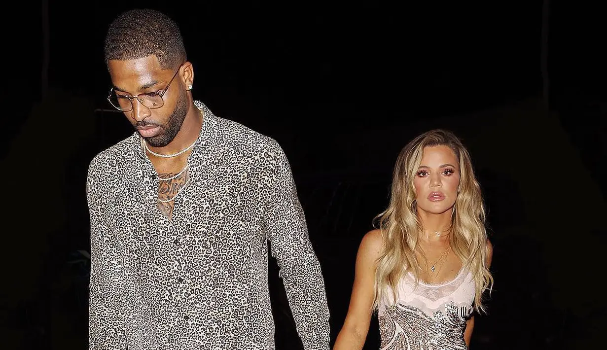 Momen ini jarang terjadi usai Tristan Thompson ketahuan berselingkuh beberapa hari sebelum Khloe Kardashian melahirkan. (instagram/khloekardashian)