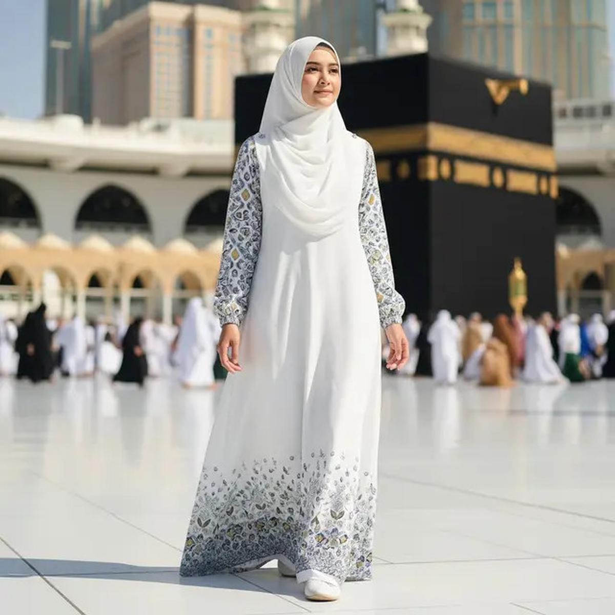 7 Model Gamis Batik Buat Umroh yang Anggun dan Nyaman Dipakai Seharian