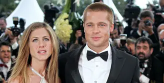 Setelah cerai dengan Angelina Jolie, beberapa nama wanita pun disebut sebagai tempat Brad Pitt melabuhkan perasaannya. Namun sosok Jennifer Aniston yang sering disebut dan kabar terbaru Pitt mengirim pesan untuknya. (AFP/Bintang.com)