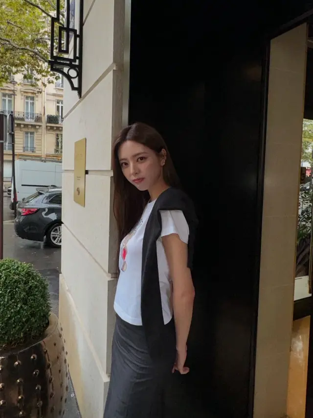 Inspirasi Outfit Hangout Kasual Yuna ITZY (Instagram/@igotyuandme)