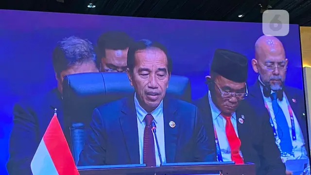 Presiden Jokowi mewakili ASEAN menyampaikan penghargaannya terkait dukungan dari China, Jepang dan Korea Selatan yang selama ini telah membantu pengembangan ekosistem baterai EV (Liputan6.com/Teddy Tri Setio Berty).