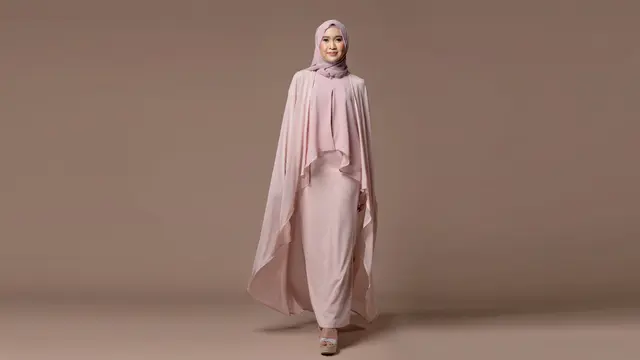 Model Gamis Simple Tapi Mewah/via AI