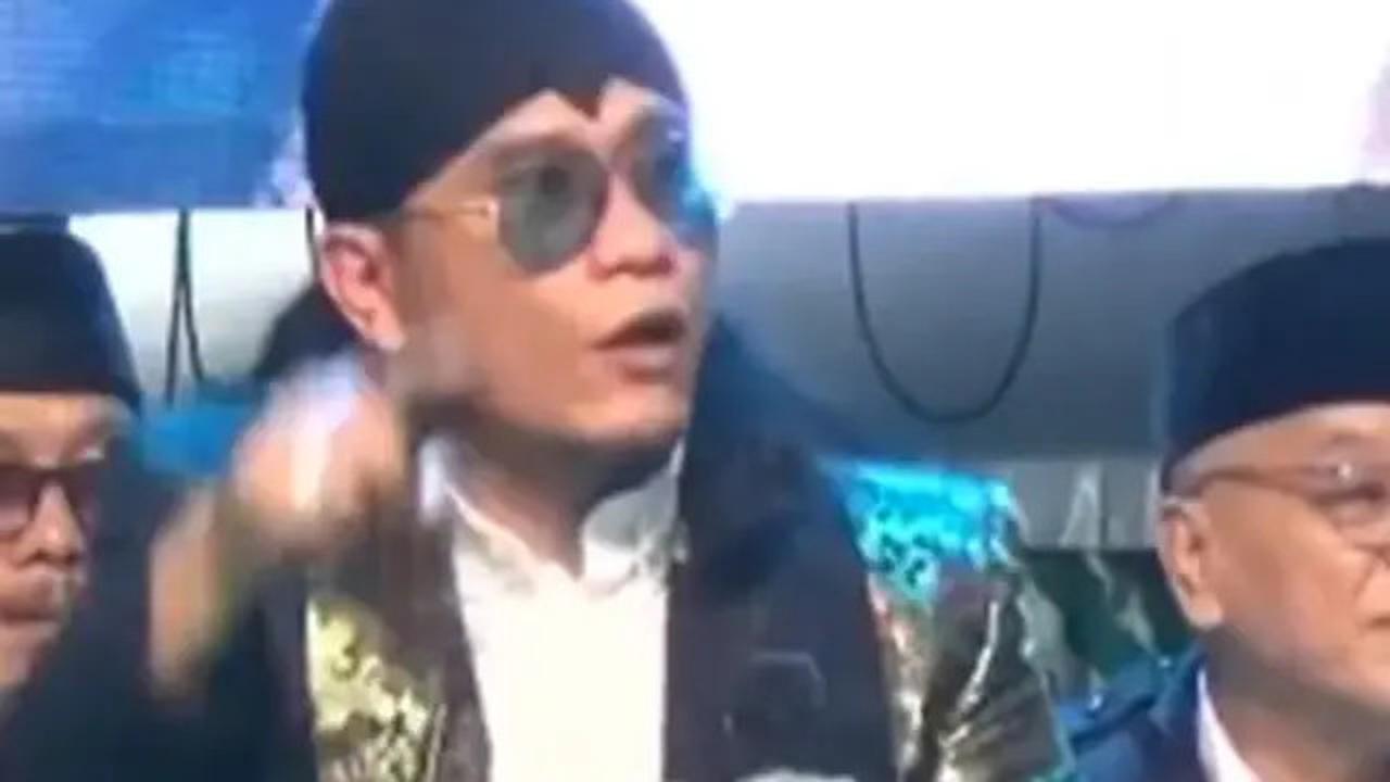 Harga Jam Tangan Miftah Maulana Tembus Rp500 Juta, Disorot di Tengah Kontroversi Hina Penjual Es Teh dan Seniman Senior