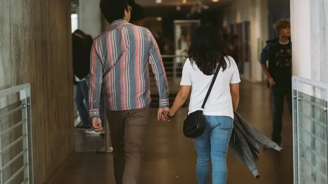 Ups, Kamu Lebih Cinta Cowok Lain Dibanding Pacar Sendiri Nih!