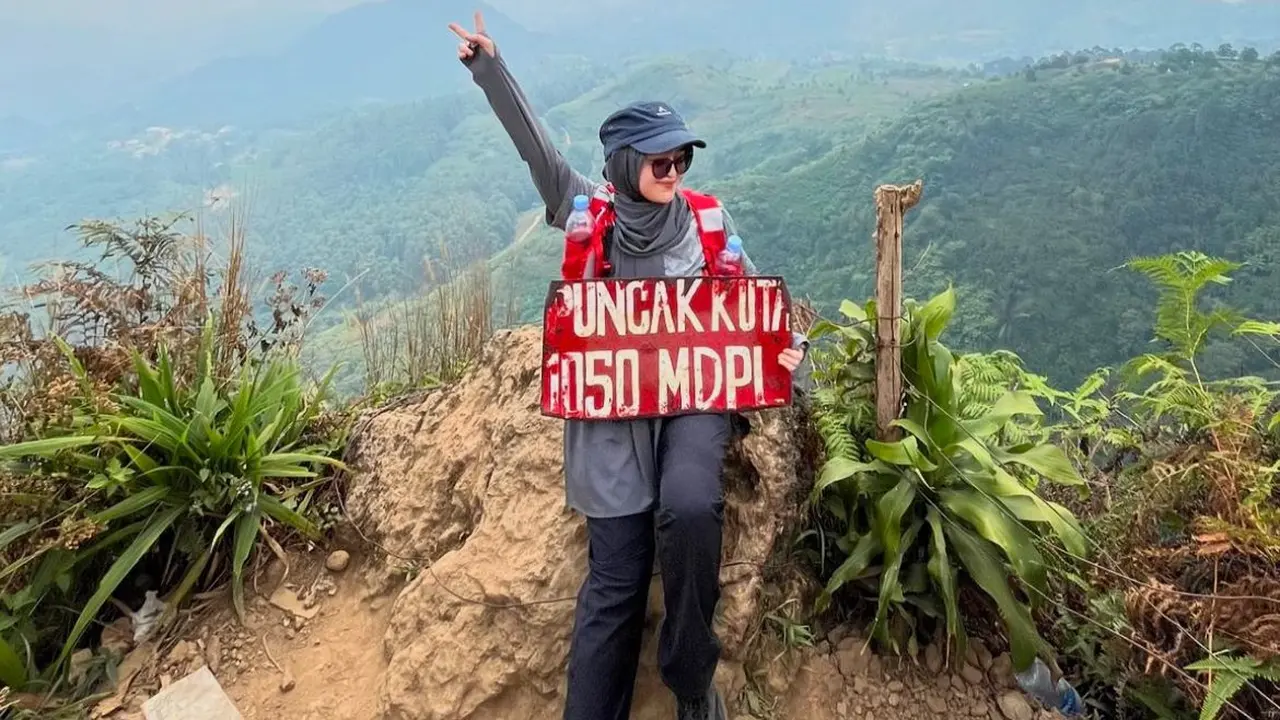 Gunung Kuta di Bogor @_nrhlzh25