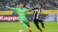 Aksi Robin Zentner (kiri) pada sebuah laga Bundesliga 2017-2018.  (TheSportsman)