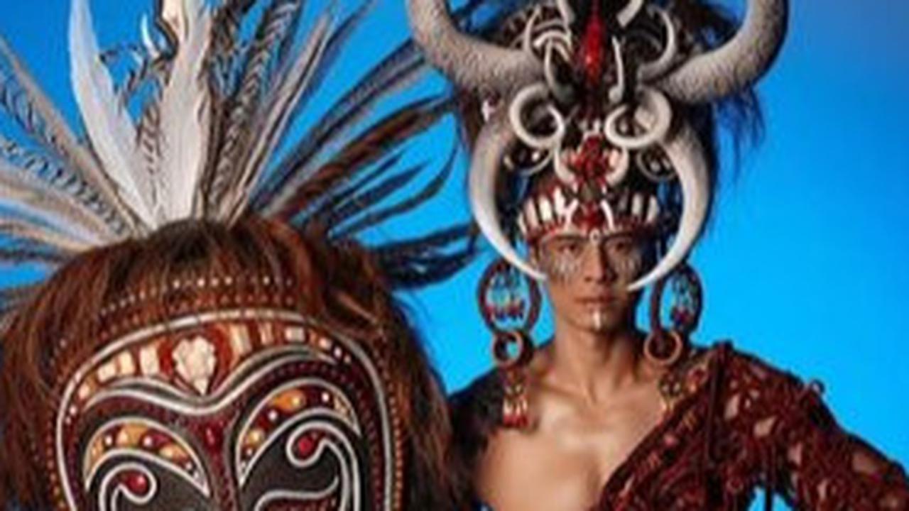 Glenn Victor Tampil dengan Kostum dari Suku Asmat Papua di Ajang Mister International 2024