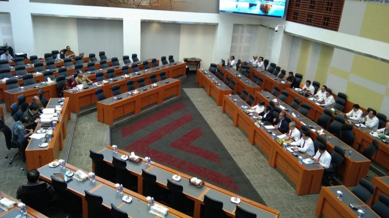 Banggar juga mengapresiasi Pemerintah atas meningkatnya PNBP pada semester I-2023 sebesar Rp302,1 triliun atau meningkat 5,5 persen (yoy).