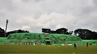 Arema FC menjalani uji coba kontra Persekam Metro FC di Stadion Gajayana, Malang, Rabu (17/7/2019) pagi. (Bola.com/Iwan Setiawan)