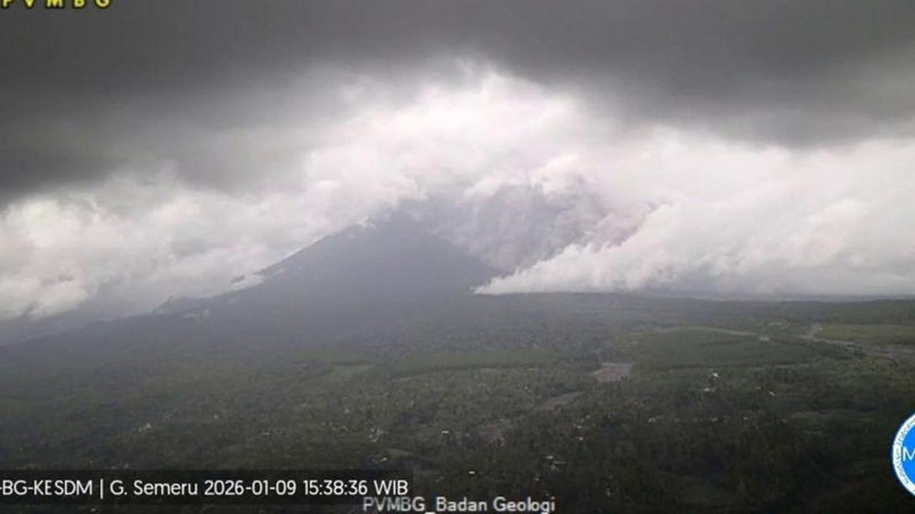 Erupsi Gunung Semeru: Awan Panas Meluncur 4 Km, Status Siaga Ditetapkan
